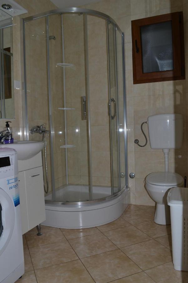 Guest House Radulovic Petrovac Екстер'єр фото