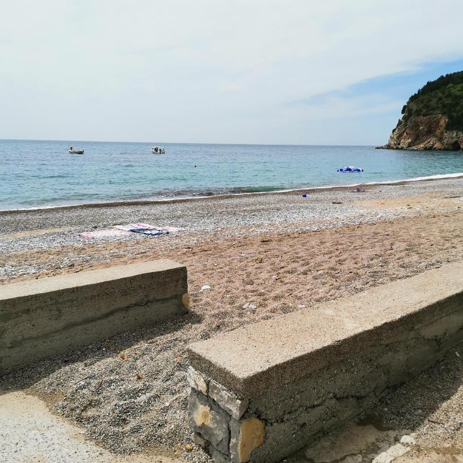 Guest House Radulovic Petrovac Екстер'єр фото
